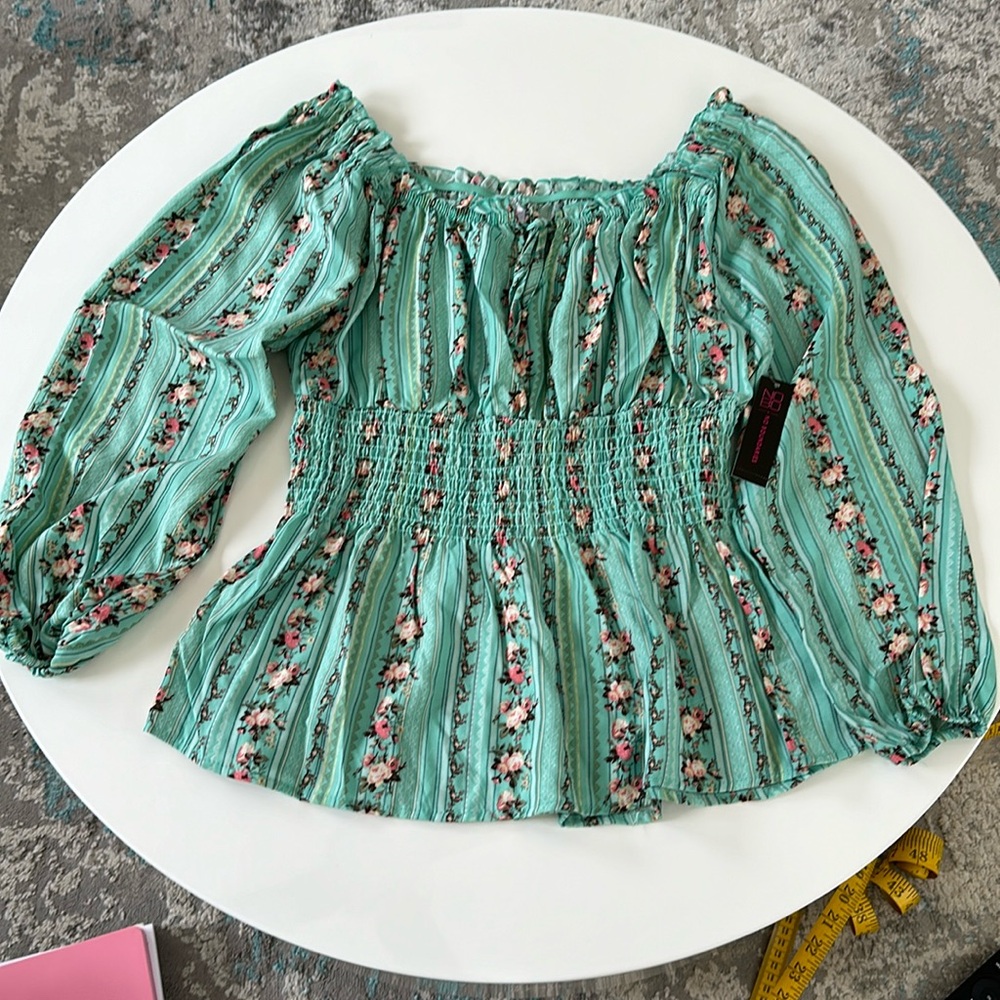 Juniors long sleeve floral top